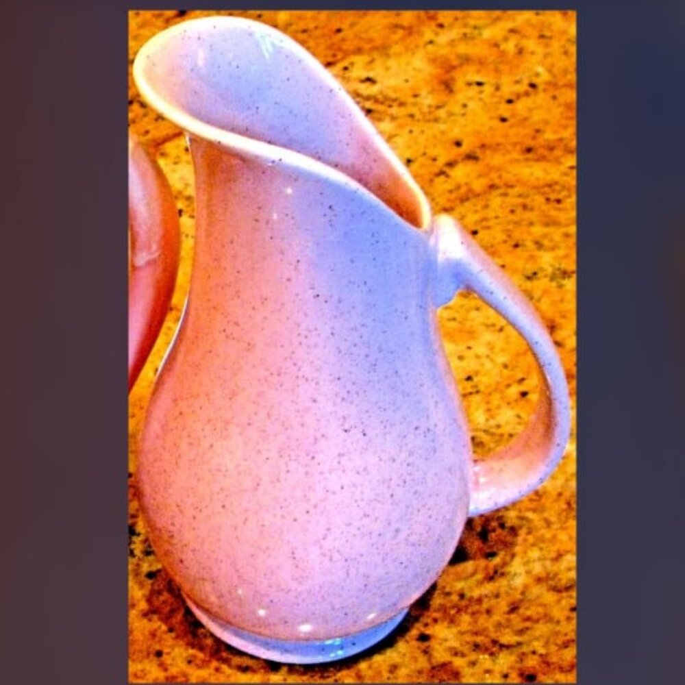 Vintage BRUSH McCOY Signed & Numbered 22 oz Pitcher Pink Famous Speckle Pattern